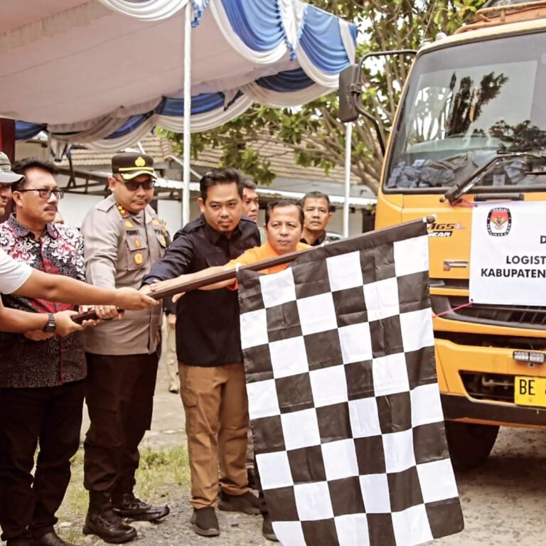 KPU Lamsel Target 2 Hari Distribusi Logistik Pemilu 2024 Rampung