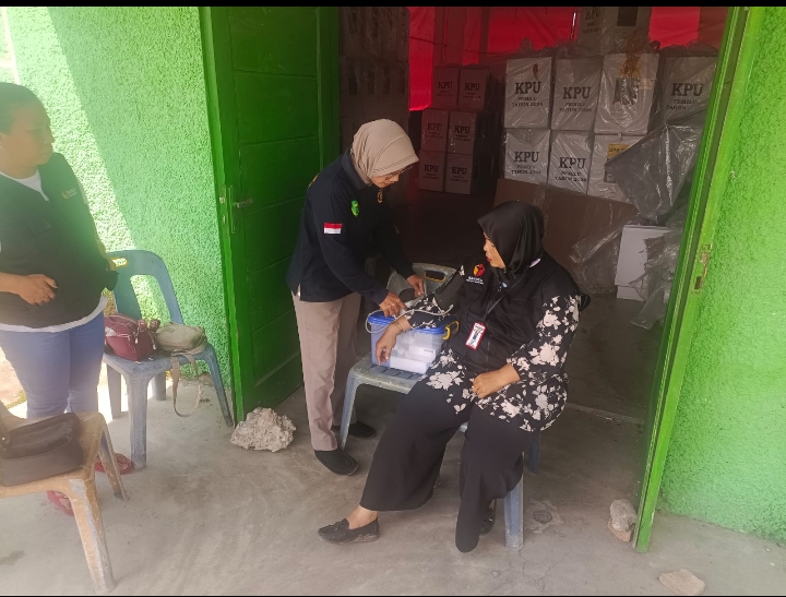 Sie Dokkes Polres Tebing Tinggi Cek Kesehatan Personel Yang Bertugas Di PPK