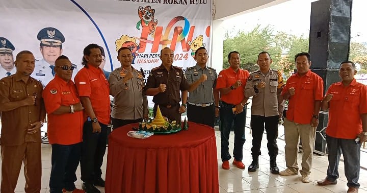 Seluruh Wartawan Cetak Atau pun Online Dapat Ucapan Selamat Dari Kapolres Rokan Hulu 