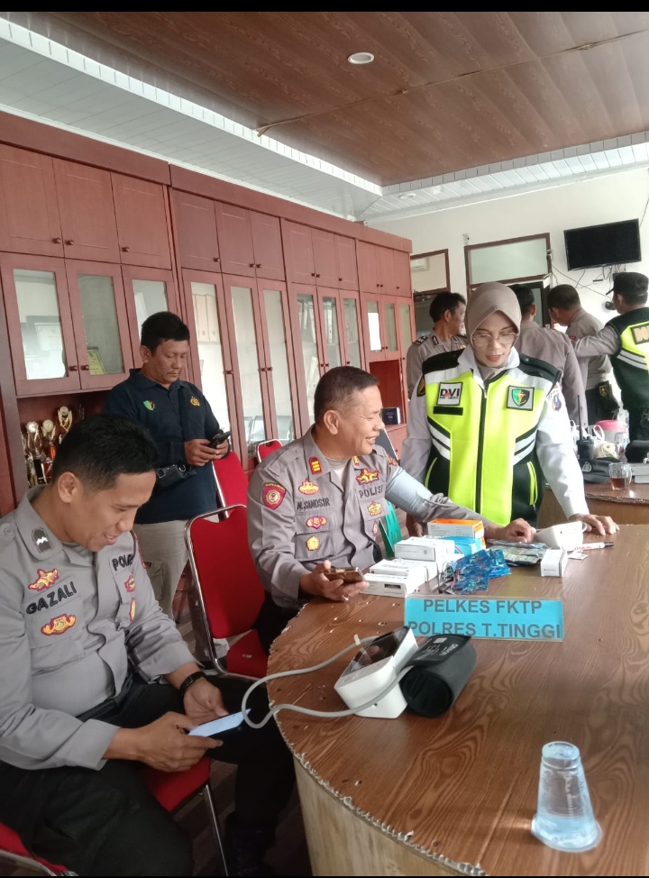 Proses Rekapitulasi, Sie Dokkes Polres Tebing Tinggi Cek Kesehatan Personel Serta PPK Padang Hulu Dan Tebing Tinggi 