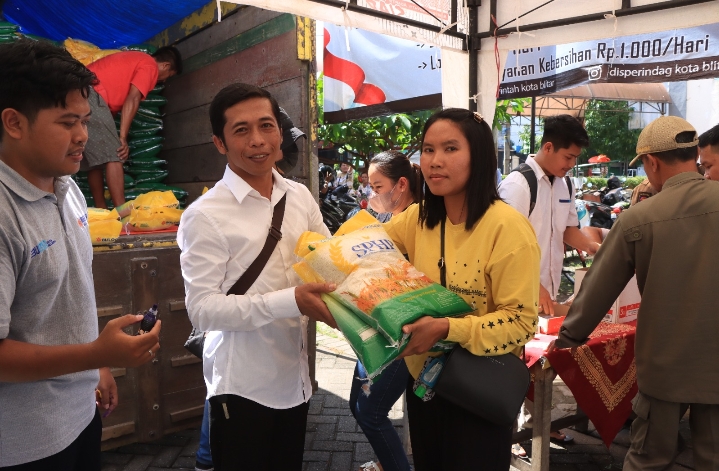 Jelang Ramadhan Polres Blitar Bersama Pemkot Gelar Pasar Murah