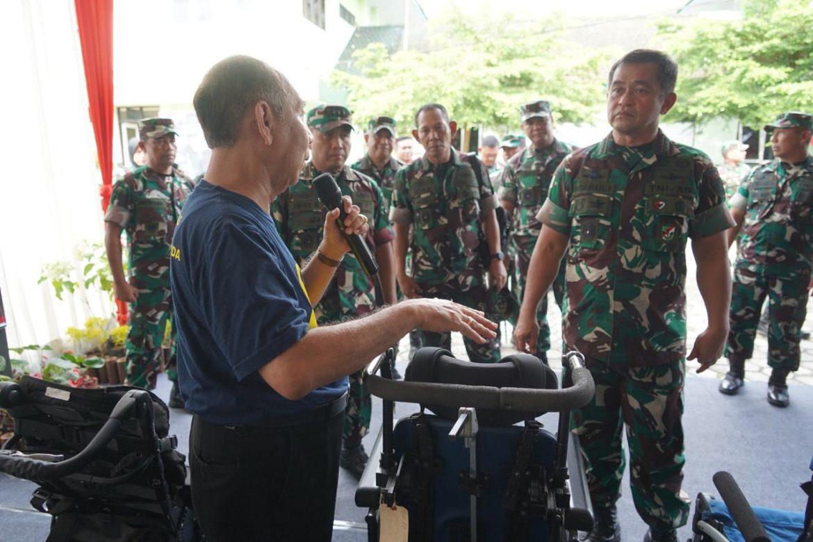 Kasad Kunjungi Makorem 071/Wijayakusuma
