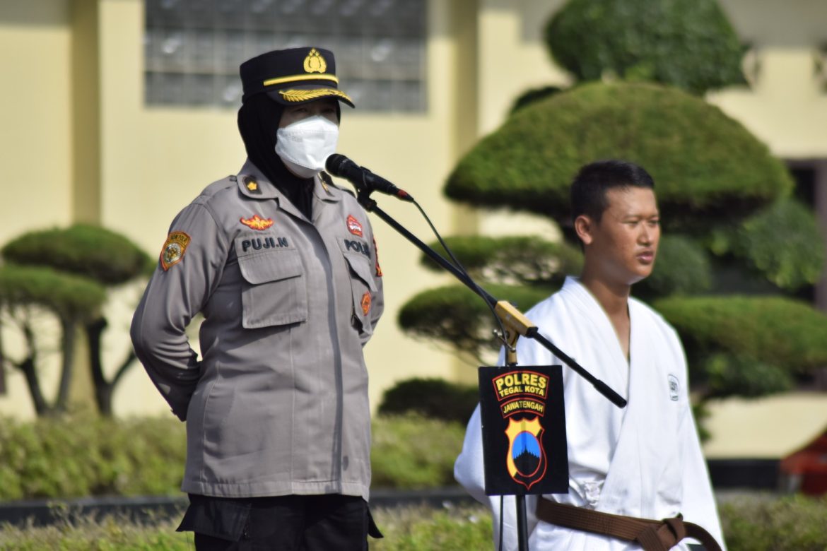 Asah Kemampuan Anggotanya, Polres Tegal Kota Gelar Latihan Beladiri Polri*
