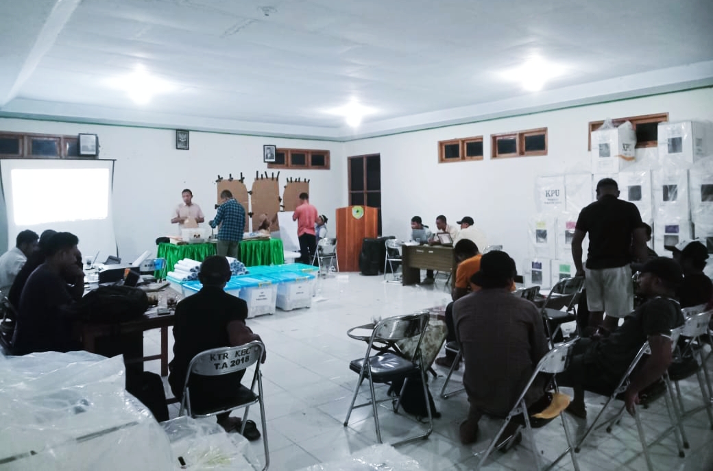 Surat Suara Tak Sesuai Jumlah DPT, Pleno PPK di Kecamatan Macang Pacar Diwarnai Aksi Protes