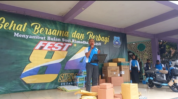 Pangdam III Siliwangi Mayjen TNI Erwin Djatniko Berbagi Sehat di SMPN2 Cimahi    