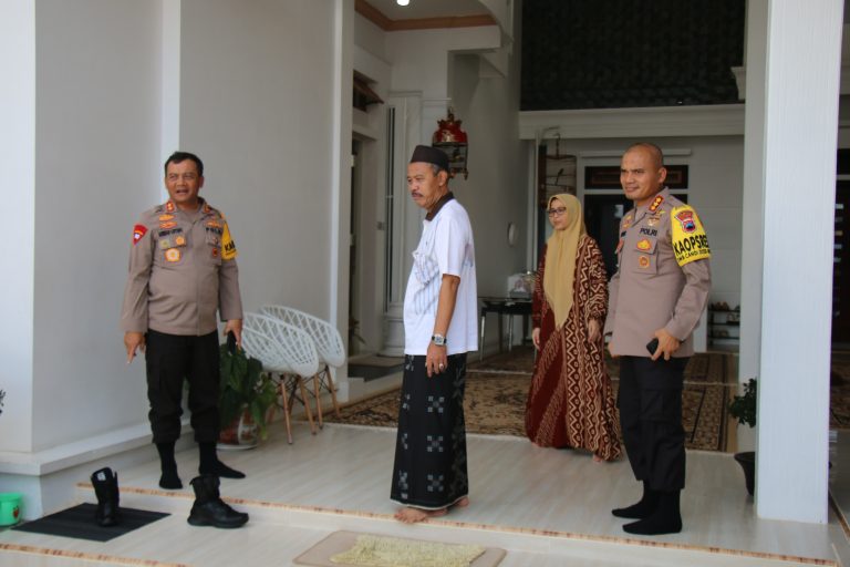 Safari Kamtibmas, Kapolda Jateng Kunjungi Ponpes Watucongol