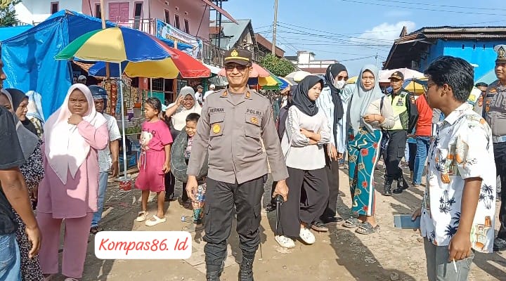 AKP Soehermansyah SH Polsek Ujung Batu Tetap Waspada Terhadap Pengunjung Tuun Balimau Tetap Jaga Keselamatan