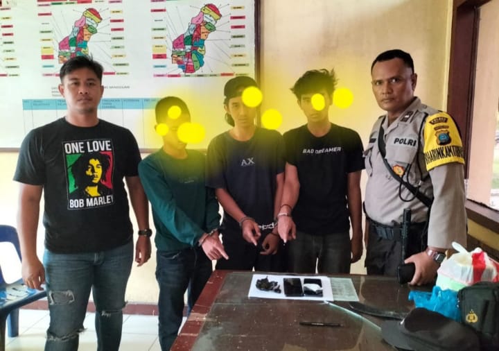 Memiliki Narkotika, Tiga warga Sinaksak Diringkus Polsek serbalawan 