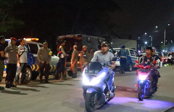 Harkamtibmas di Bulan Ramadhan Polres Pelabuhan Tanjung Perak Gelar Patroli Skala Besar