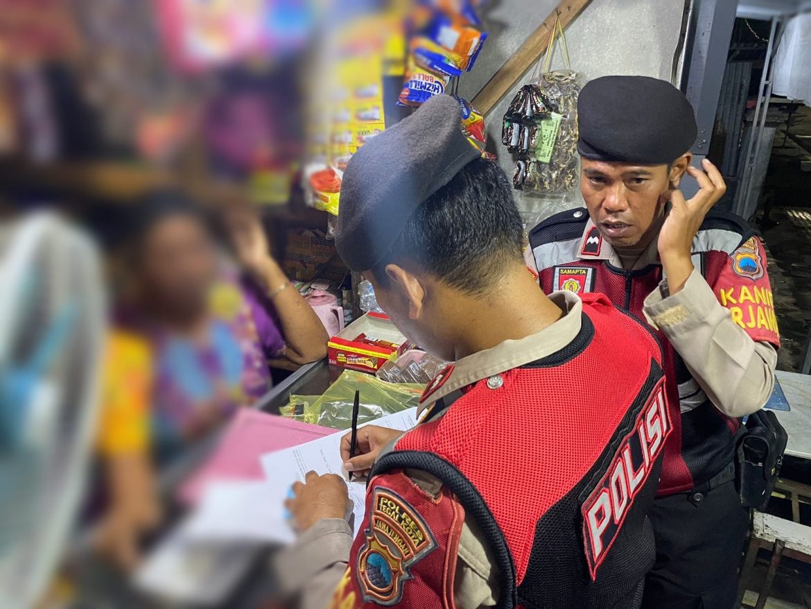 Cegah Penyakit Masyarakat, Polres Tegal Kota Amankan Ratusan Botol Miras