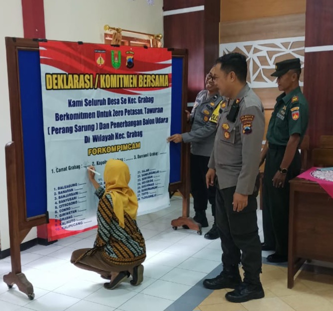 Forkompimcam dan Para Kades Kecamatan Grabag Laksanakan Deklarasi Zero Petasan, Tawuran dan Penerbangan Balon Udara di Wilayahnya