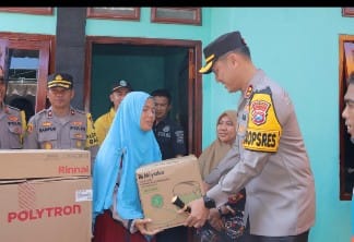 Kapolres Lamongan Pimpin Langsung Peresmian Penyerahan Bedah Rumah