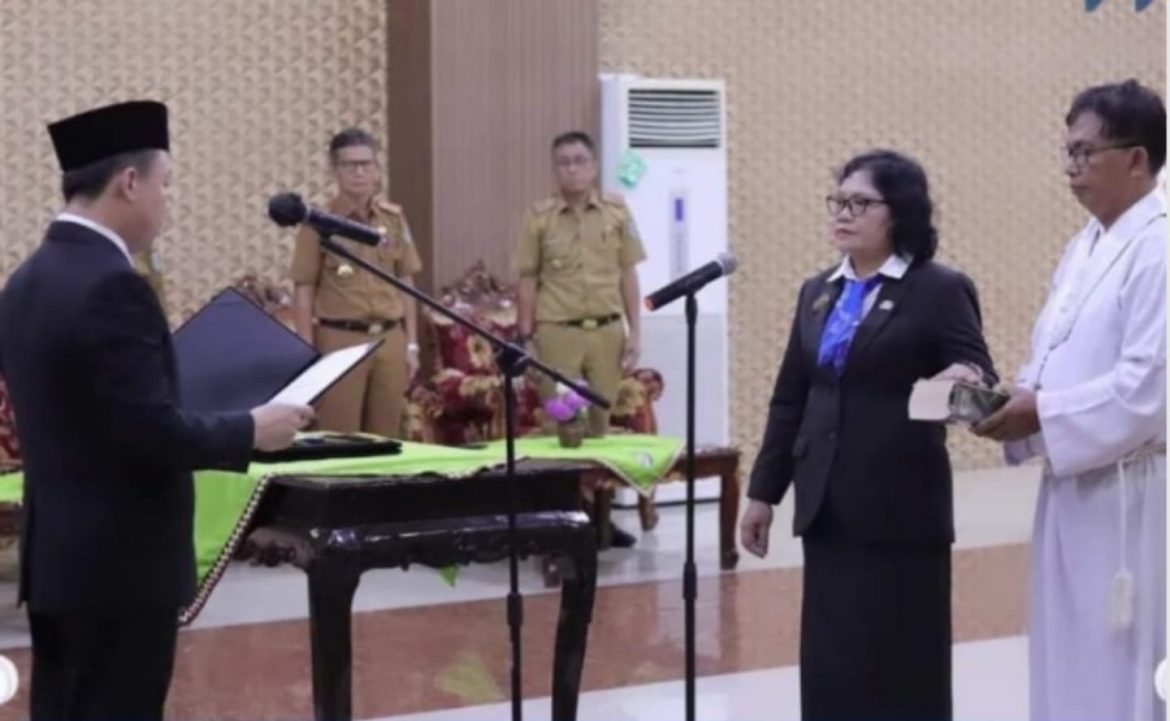 Dr. Mariando Kurniawan Melantik Sudarsih Sebagai Kepala Dinas Kependudukan dan Pencatatan Sipil Pringsewu