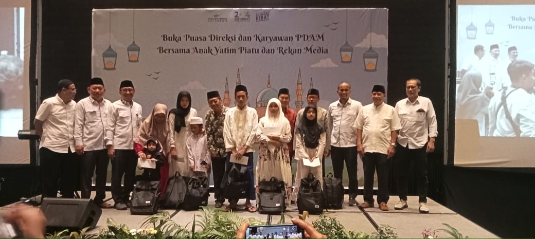 PDAM Surabaya Buka Puasa Bersama Ratusan Anak Yatim Piatu