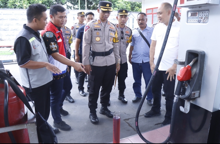 Polres Situbondo Sidak SPBU, Pastikan Stok dan Takaran BBM Aman Jelang Idul Fitri