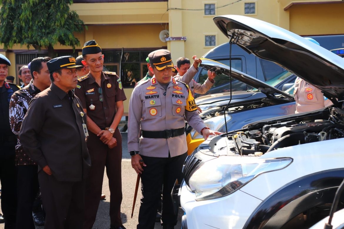 Kapolres Pekalongan Pimpin Apel Gelar Pasukan Operasi Ketupat Candi 2024, 527 Personel Disiagakan