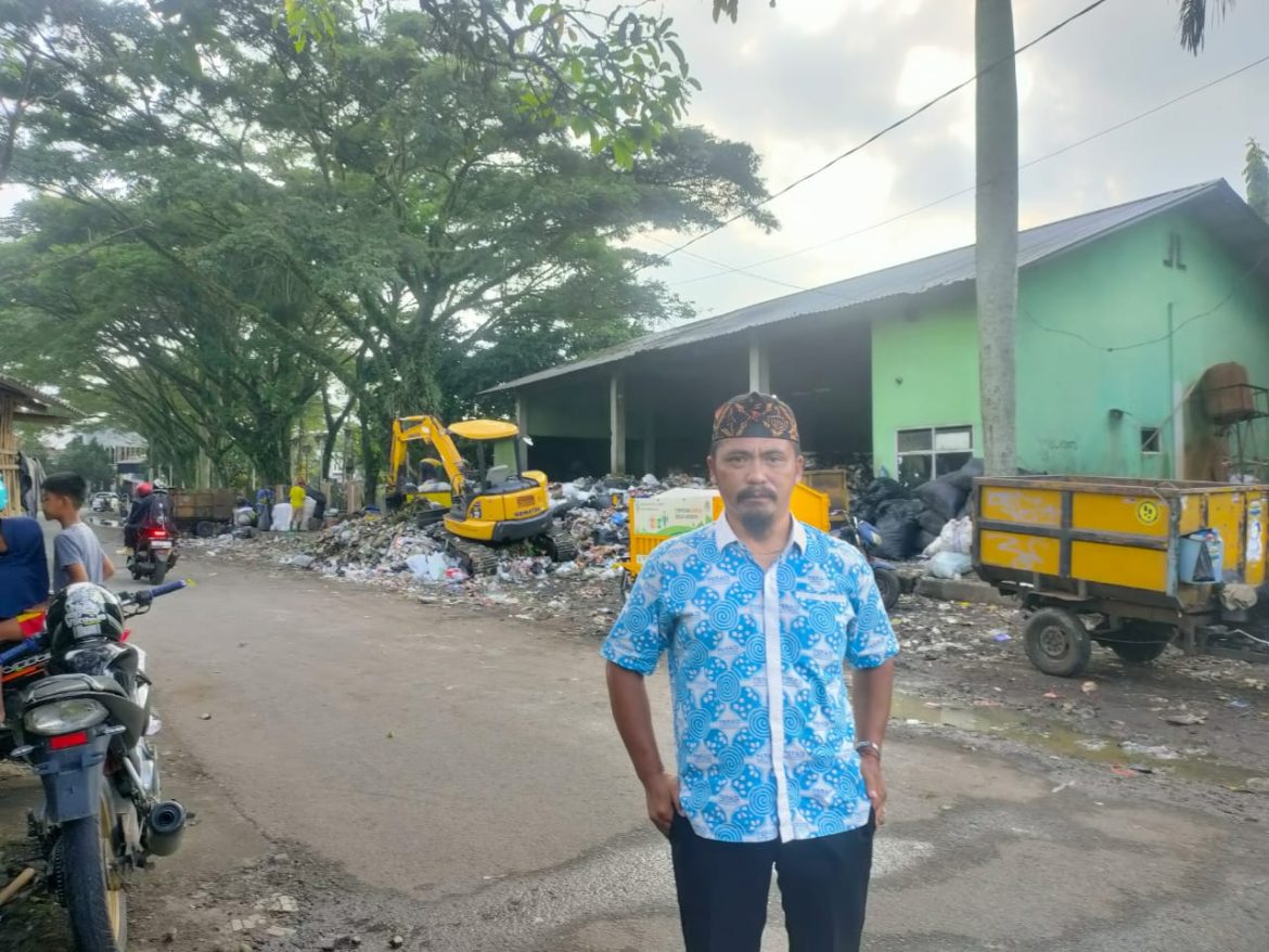 Sampah di Dadaha Dekat Kolam Renang Asia, Menjadi Pemandangan yang Tidak enak dipandang.