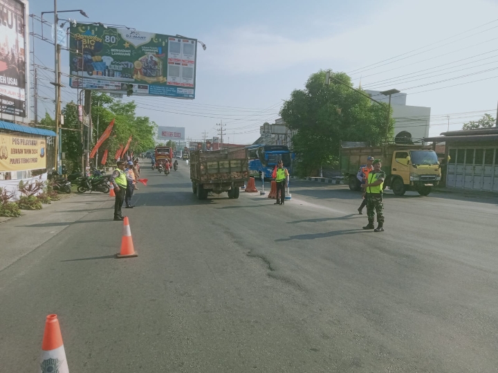 Operasi Ketupat, Pos Yan Simpang Beo Polres Tebing Tinggi Siagakan Petugas Antisipasi Kemacetan