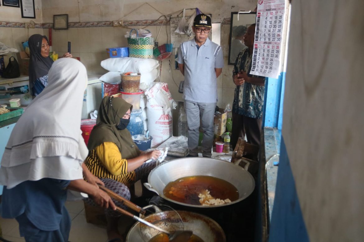 Pj. Walkot Tegal Monitoring Potensi Pengolahan Ikan