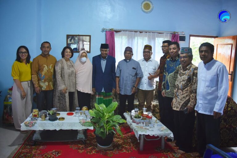 Bupati Manggarai Silaturahmi Ke Sejumlah Tokoh Muslim 