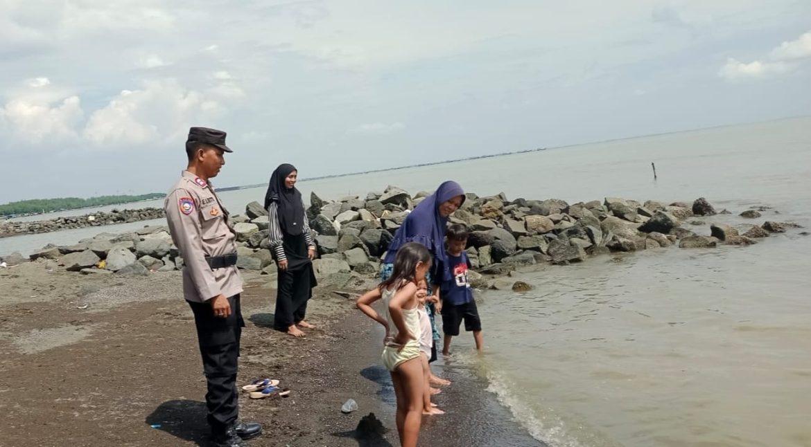 Libur Lebaran, Destinasi Wisata Pantai Kota Tegal Ramai Pengunjung
