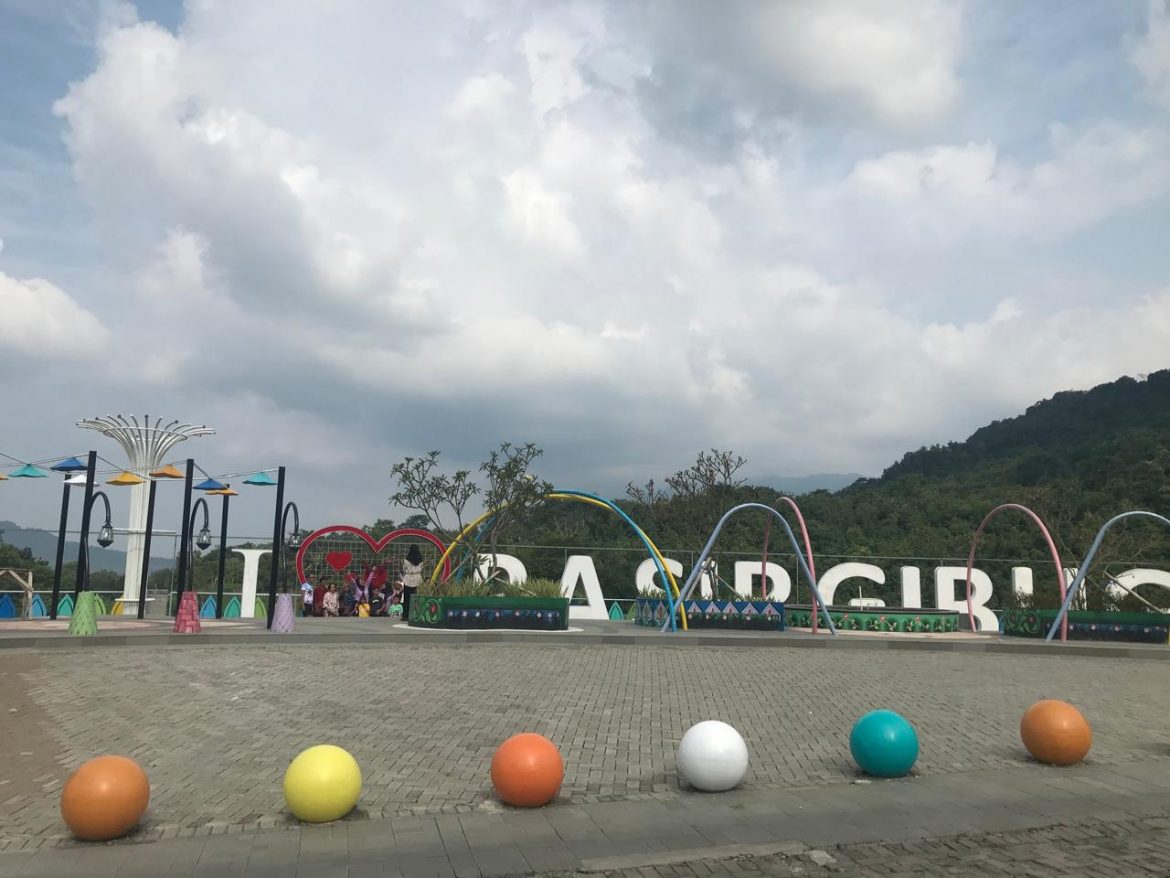 Meski Mengalami Penurunan Pengunjung,Pasir Gibug Tetap Menjadi Primadona Obyek Wisata Kabupaten Brebes 