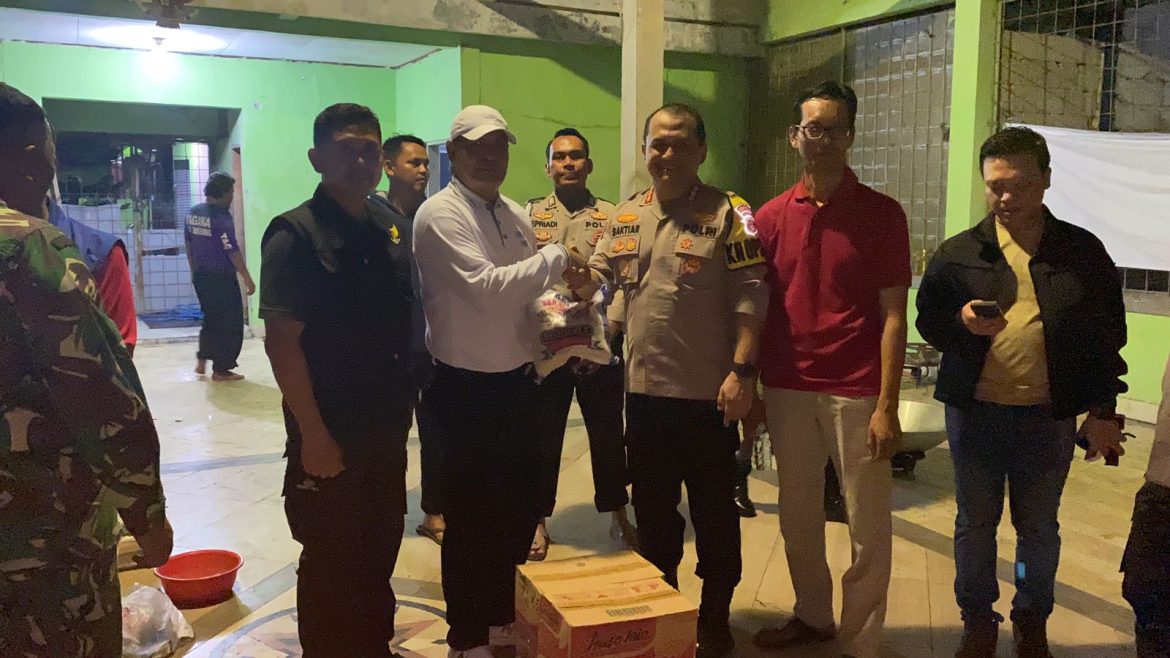 Sentuhan Kemanusiaan: Kapolresta Tangerang Berdiri Kokoh di Sisi Korban Banjir