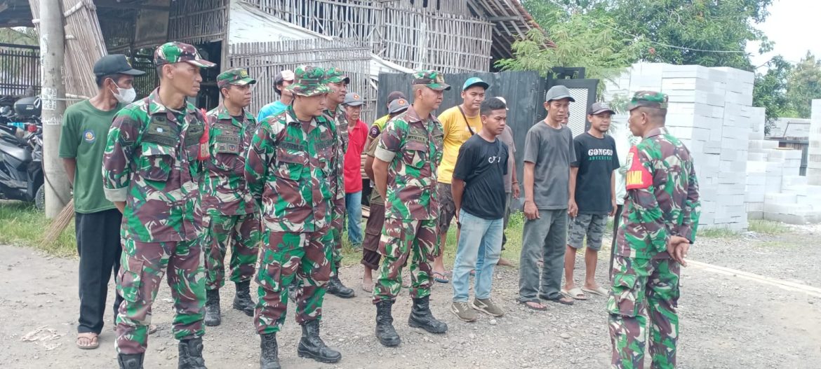 Kebersihan Pangkal Kesehatan, Koramil 0620-08/Waled bersama Msayarakat Bersihkan Sampah