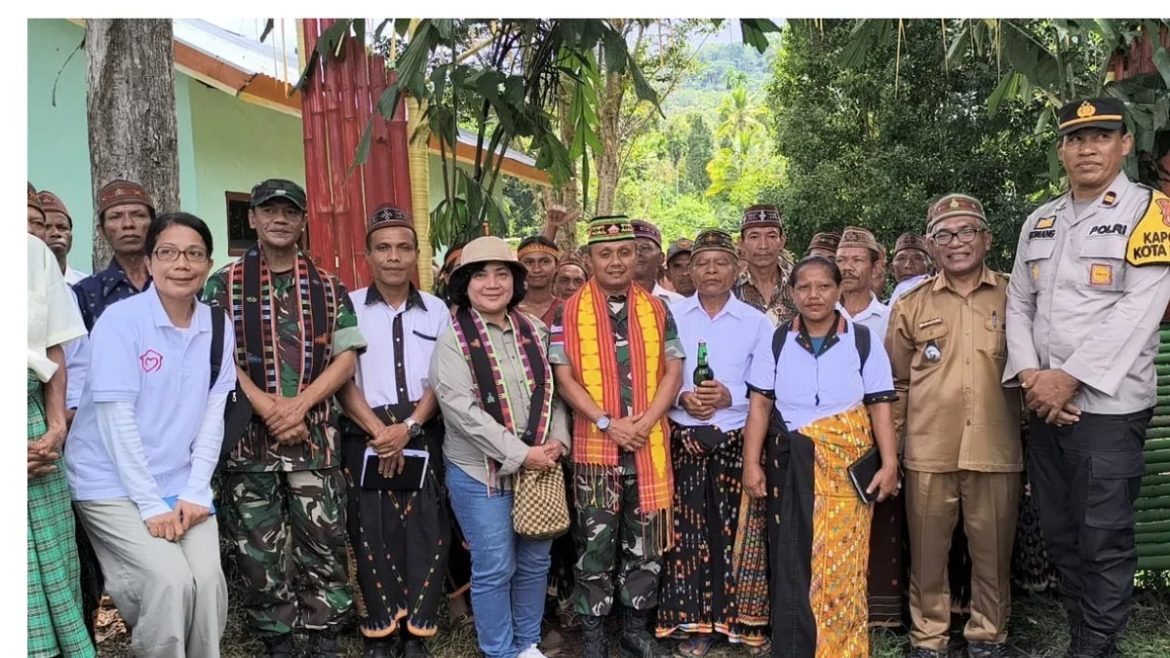 Kunjungan Kerja ke Manggarai Timur, Simon Petrus Kamlasi Disebut Membawa Berkat untuk Masyarakat. 