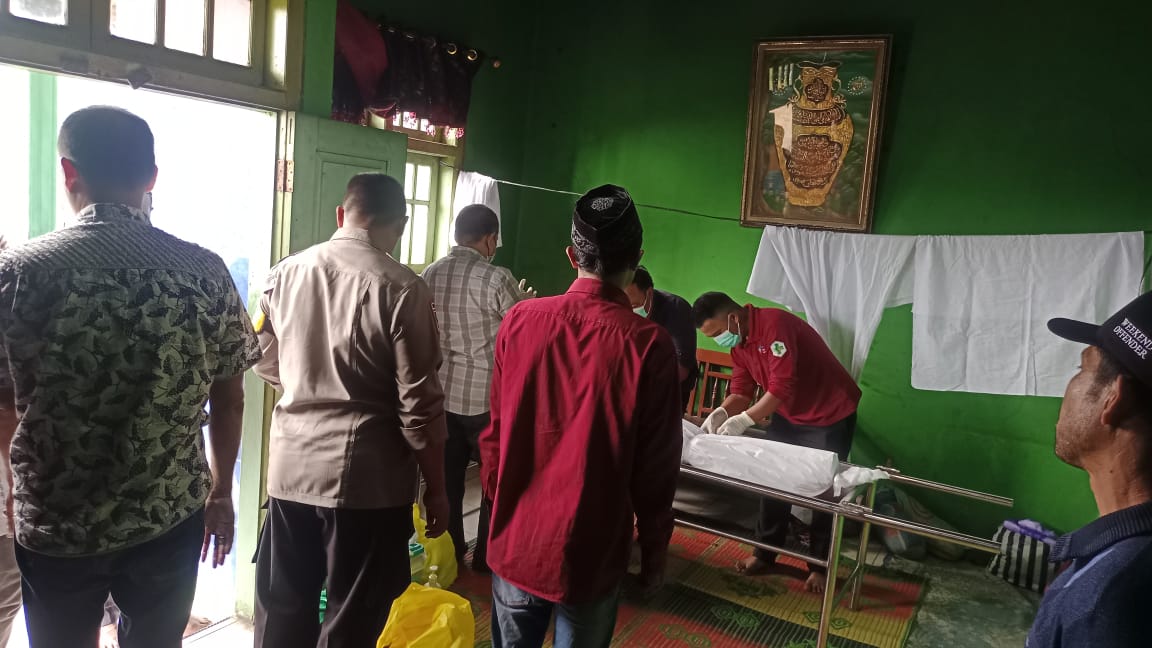 Jenazah Korban Tenggelam Danau Proyek Karawang Diserahkan Ke Keluarga