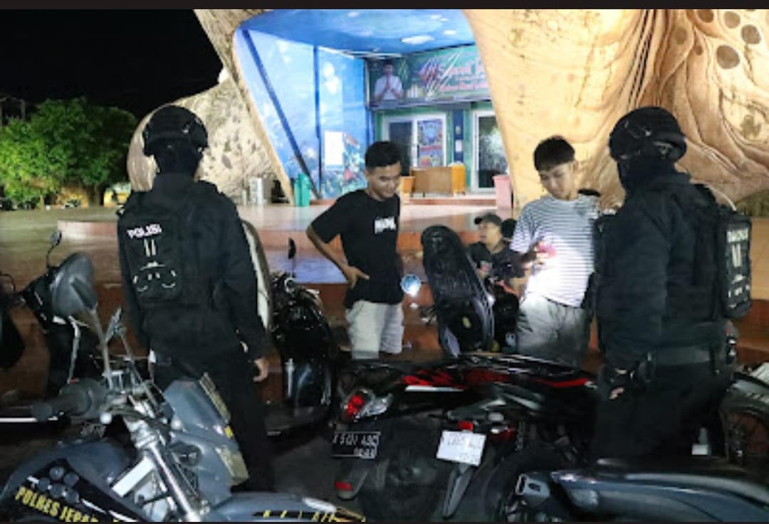 Kedapatan Pesta Miras hingga Balap Liar, ABG di Jepara Digerebek Tim Patroli Siraju