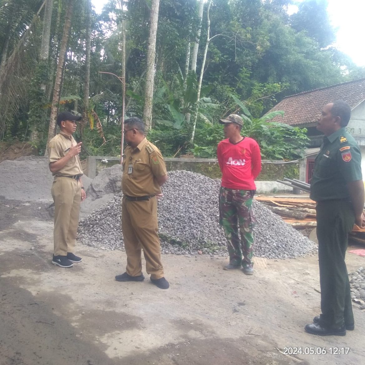 Koramil 10/Candimulyo bersama Camat Tinjau Lokasi Persiapan Pembukaan TMMD di Desa Bateh