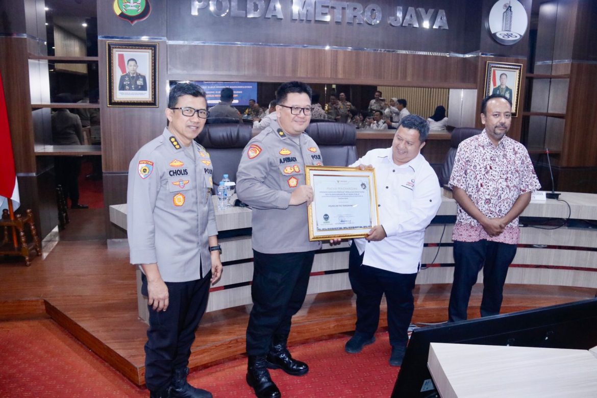 Bangga! Polres Metro Tangerang Kota Raih Penghargaan dari Ombudsman RI Terbaik se-Banten