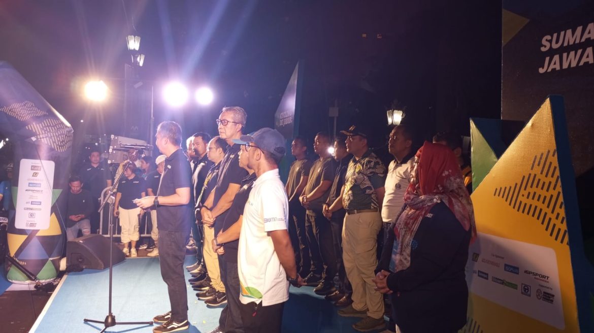 Dandim 0614/Kota Cirebon Hadiri Pembukaan Cycling De Jabar 2024 Di Balai Kota Cirebon.