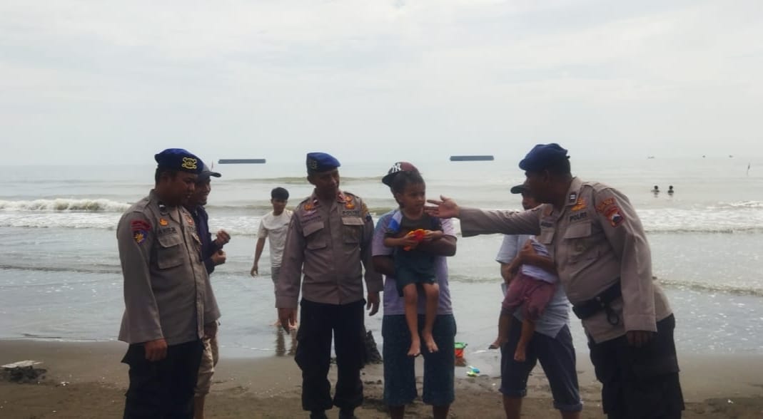 Long Weekend Hari Raya Waisak, Polres Tegal Kota Tingkatkan Pengamanan di Obyek Wisata Pantai