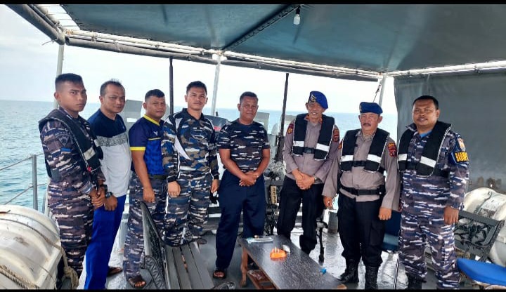 Cegah Narkoba dan Barang Selundupan Masuk Ke Langkat, Sat Polairud Polres Langkat laksanakan patroli. 