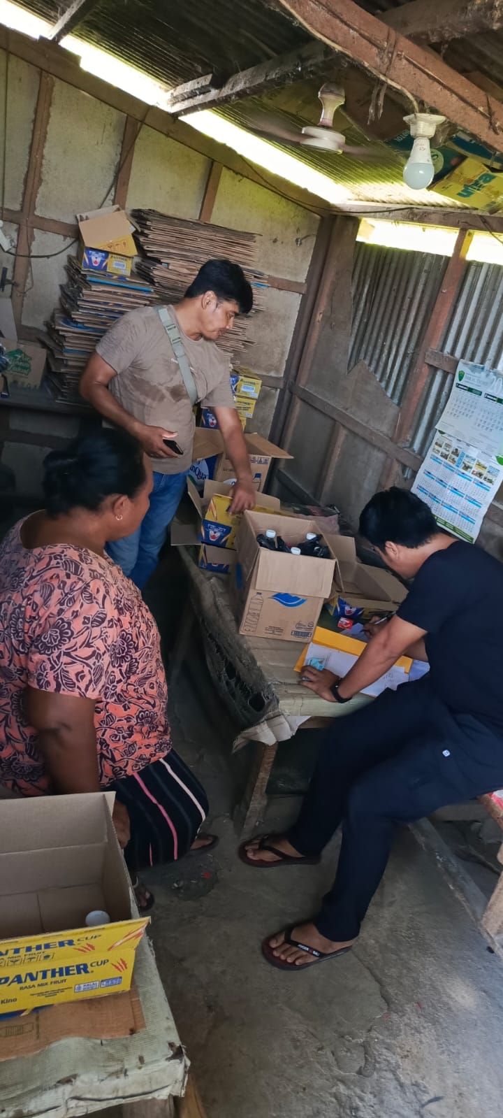 Operasi Pekat Satresnarkoba Polresta Cirebon Sita Puluhan Botol Miras