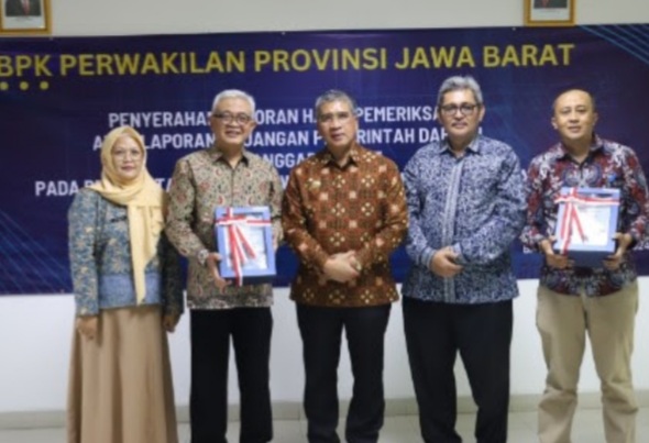 Ketua DPRD Kota Cimahi Turut Hadir di Penyerahan LHP LKPD Tahun 2023 