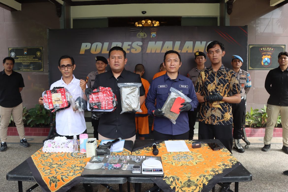 Polres Malang Bongkar Peredaran Narkoba Jaringan Lapas, 2 Kilogram Ganja Siap Edar Disita