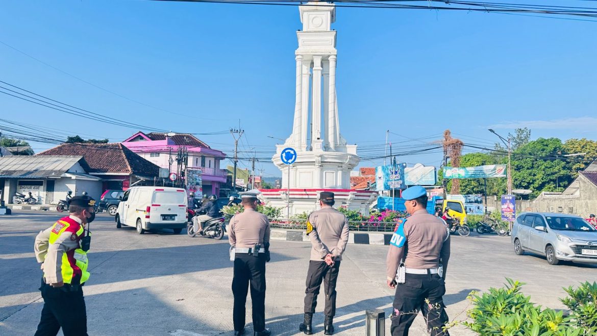 Kapolres Majalengka Pimpin Pengaturan Lalu Lintas Pagi di Berbagai Titik Penyeberangan