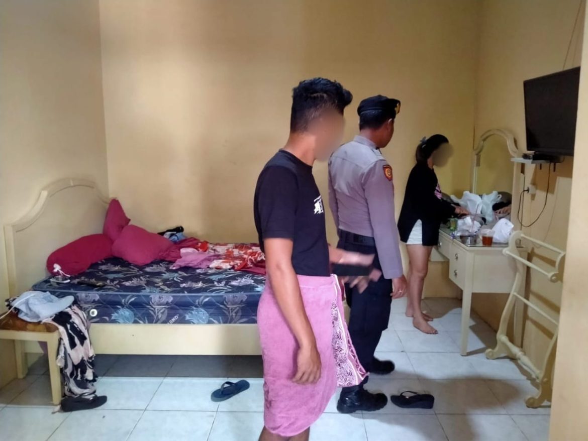 Asyik Bercinta di Guest House Jepara, Tiga Pasangan Mesum Digaruk Polisi