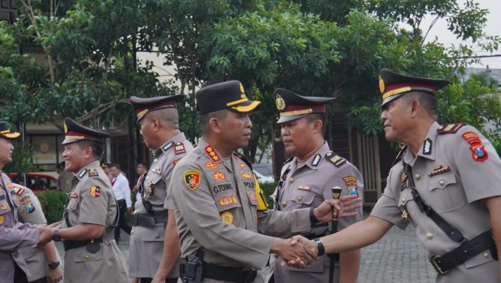 Pimpin Sertijab Kapolresta Sidoarjo Lantik Kasat Binmas dan Kapolsek 
