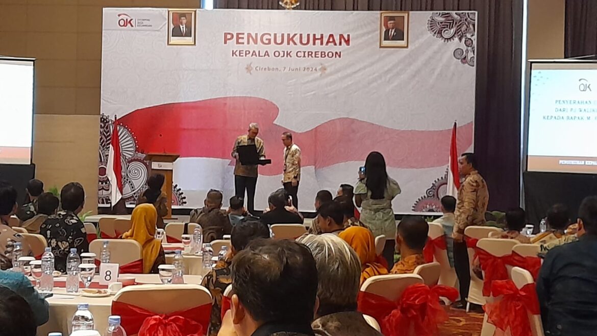 Dandim 0614/Kota Cirebon Hadiri Pengukuhan Ketua OJK Cirebon