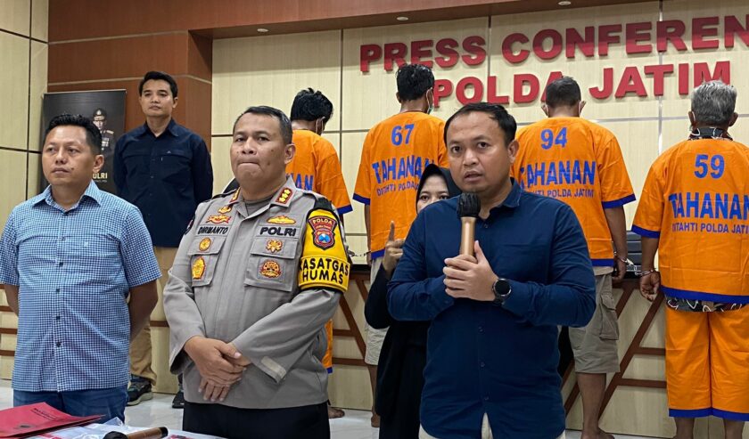 Konferensi Pers, Polda Jatim Tangkap 4 Kades Korupsi Dana Desa