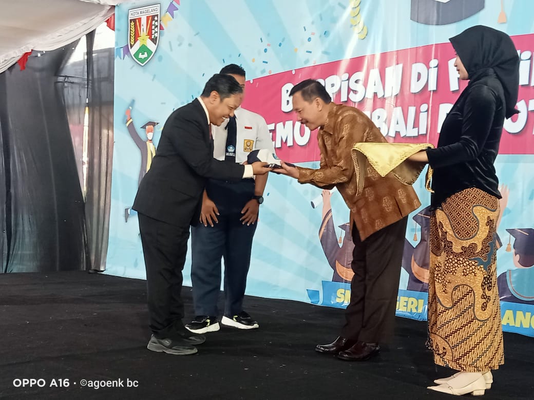 Ratusan Siswa SMP N 11 Kota Magelang Di Lepas