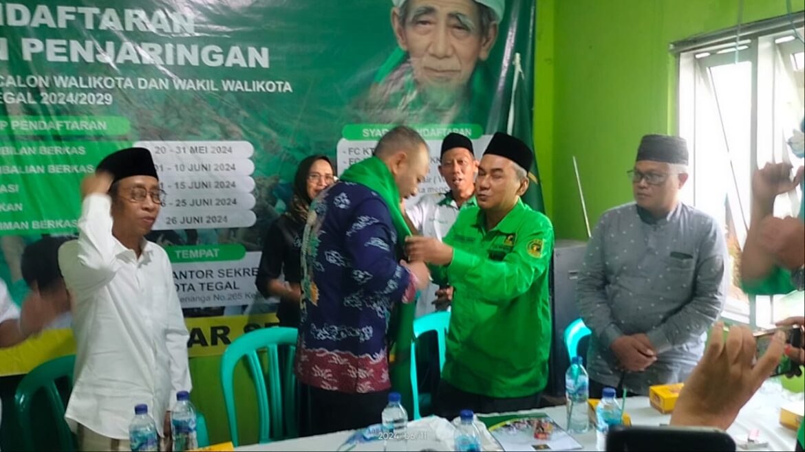 Dedy Yon Sebagai Bacalon Incumben Kembalikan Berkas pendaftaran Calon Walikota Ke Partai PPP Kota tegal