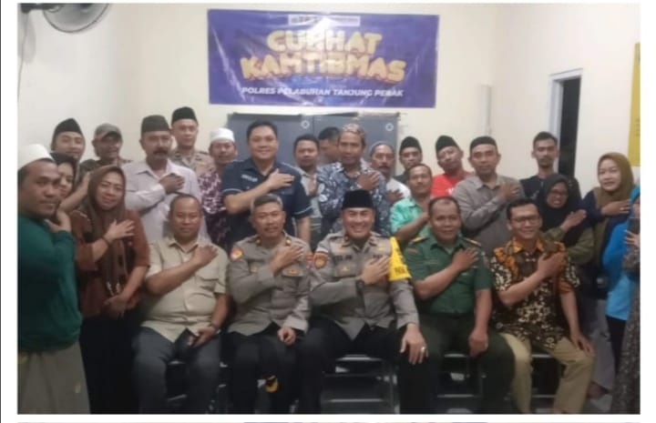 Jaring Aspirasi Warga Polres Pelabuhan Tanjung Perak Gelar Cangkrukan Kamtibmas