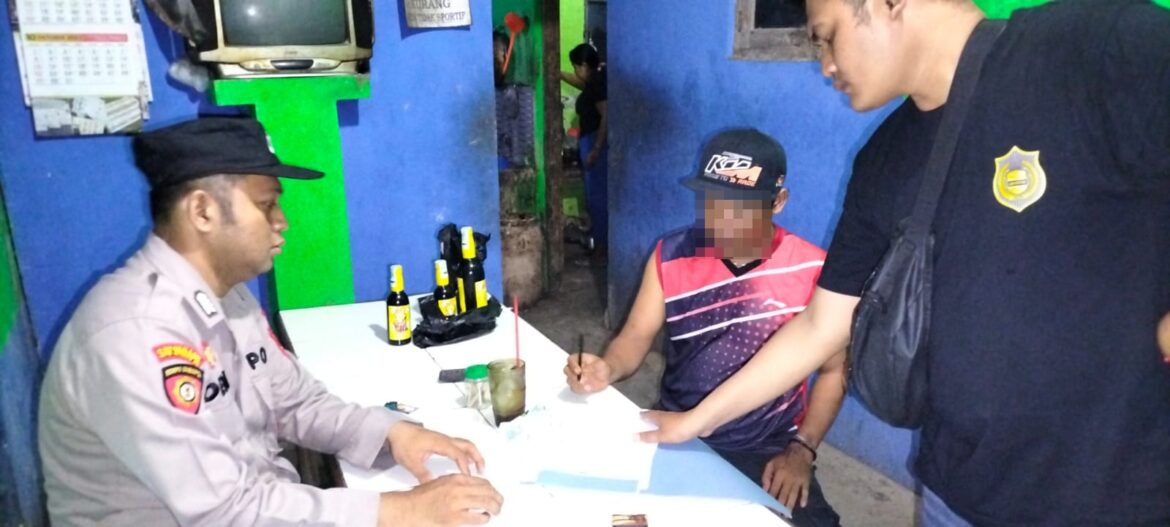 Toko Kelontong yang Disinyalir Jual Minuman Keras, Jadi Sasaran Razia yang Digelar Polsek Karangdadap