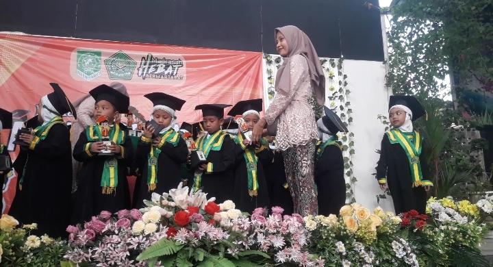 Pelepasan Peserta didik RAM NU Arrosyidin Pucang 2023/2024