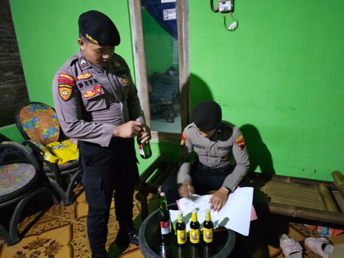 Tempat Bekas Lokalisasi di Razia, Sat Samapta Polres Pekalongan Amankan Miras